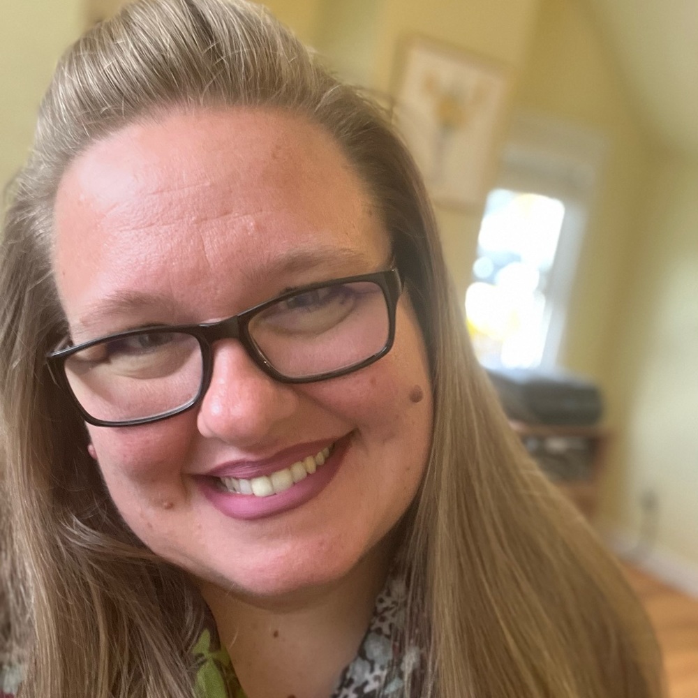 Meet your Posher, Monique